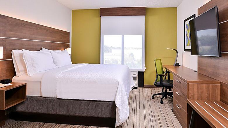 Holiday Inn Express Hotel & Suites Mount Pleasant
