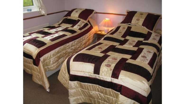 Bed & Breakfast Camelot Retreat