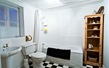 Sanders Yard - B&B