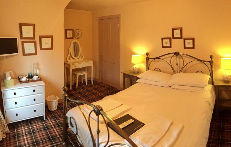 Hotel Thatched Cottage