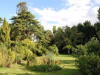 Bed & Breakfast Langaller Manor House