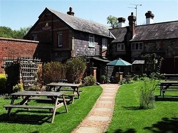 Hostal The Three Horseshoes