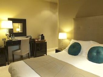 Hostal The Bear And Swan
