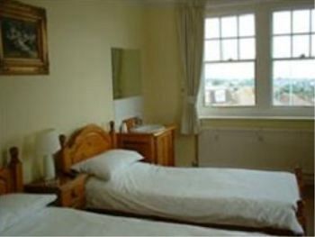 Hostal The Downs Hotel