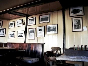 Hostal Ring O Bells
