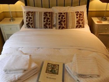 Hostal The George Hotel