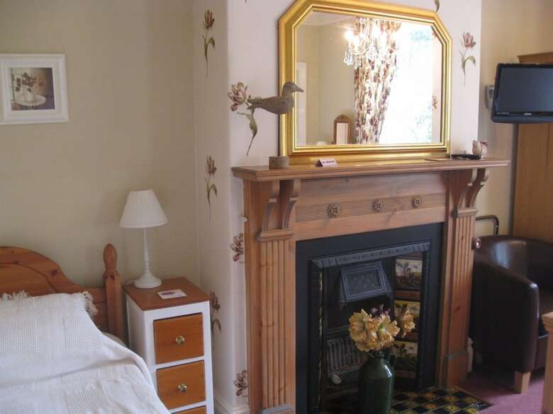 Hotel Glan Heulog Bed And Breakfast