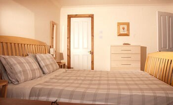Achray House Hotel & Lodges