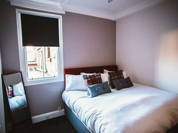 Hostal 1 Golf Place