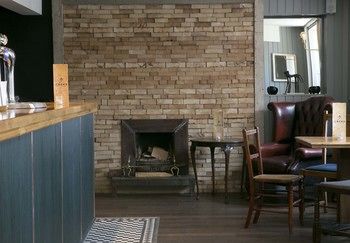 Hostal The Crown & Kitchen