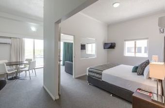 Ramada Hotel Hope Harbour