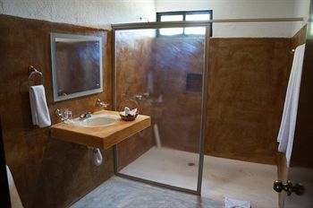 Real Mayab Hotel & Bungalows