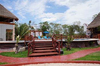 Real Mayab Hotel & Bungalows