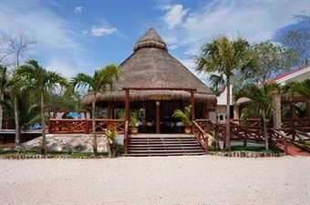 Real Mayab Hotel & Bungalows