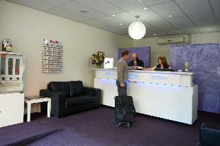 City Edge On Elizabeth Apartment Hotel
