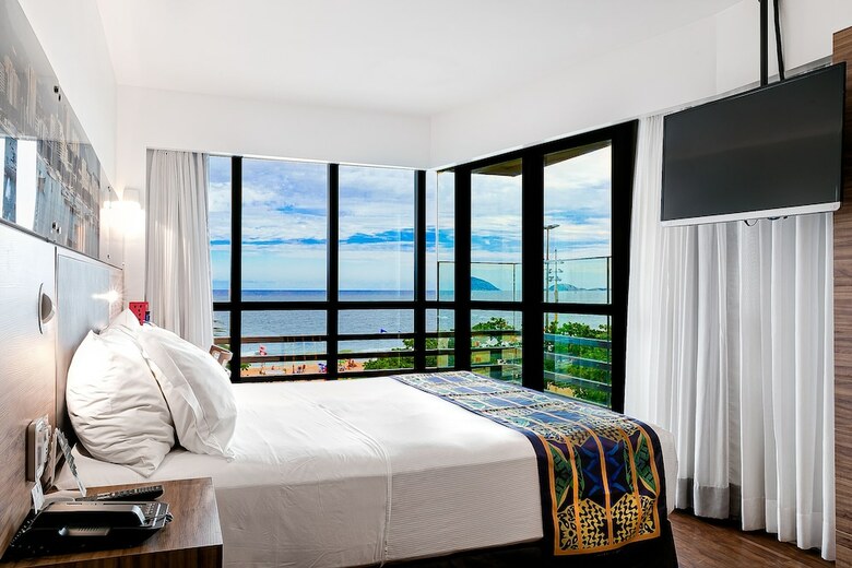 Arena Leme Hotel