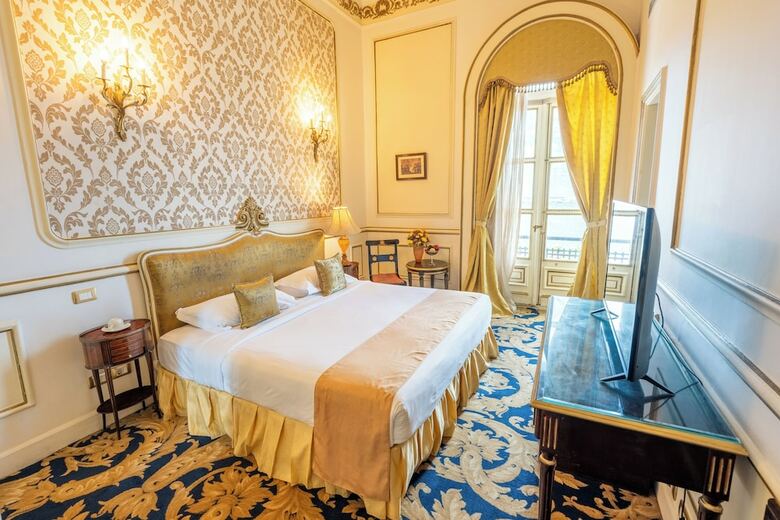 Paradise Inn Le Metropole Hotel Since 1902