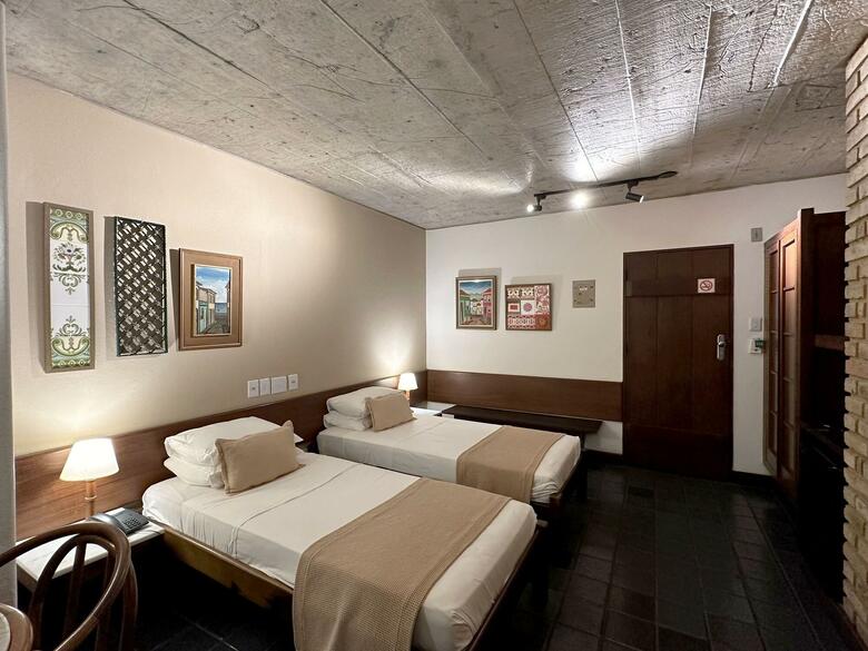 Catharina Paragua�u Hotel