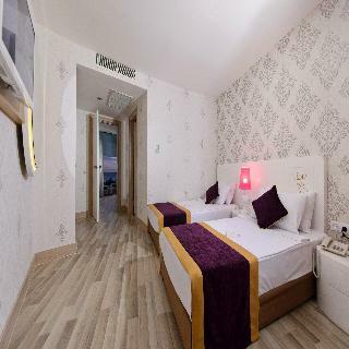 Raymar Hotel