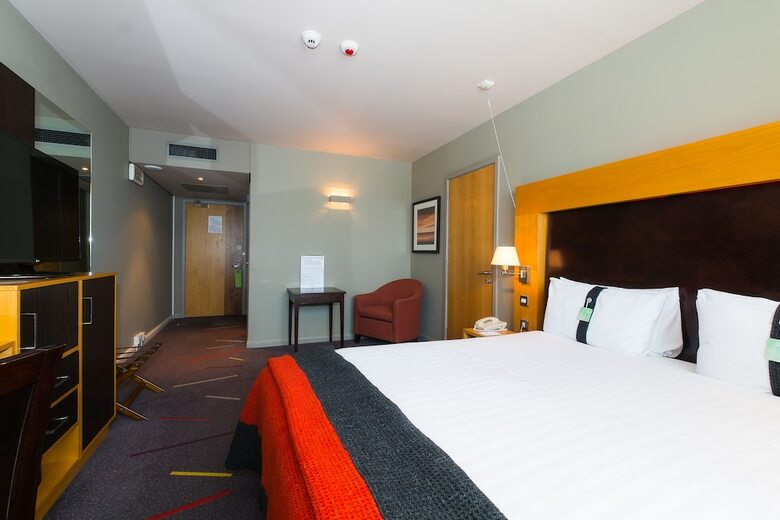 Hotel Holiday Inn West