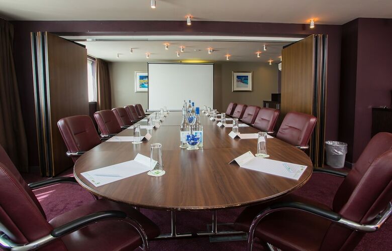 Hotel Holiday Inn West