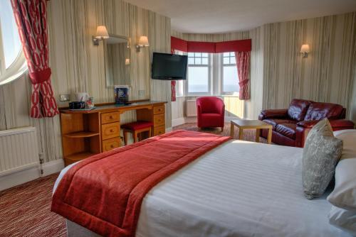 Cliffs Hotel