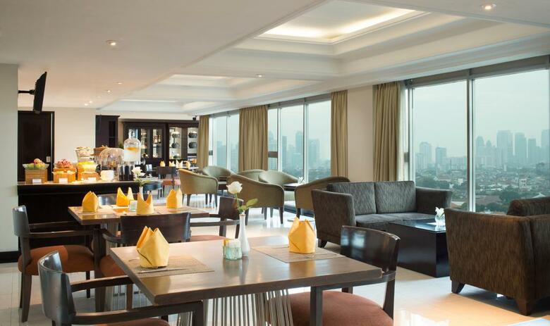 Hotel Santika Premiere