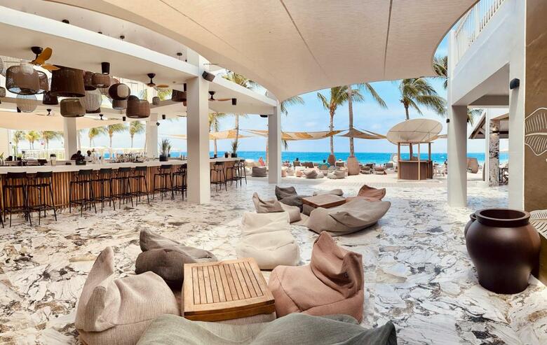 Papagayo Beach Hotel