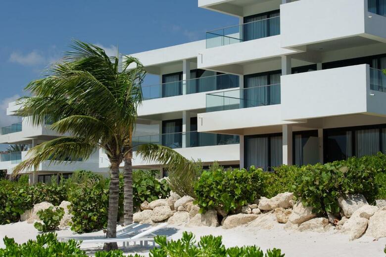 Papagayo Beach Hotel