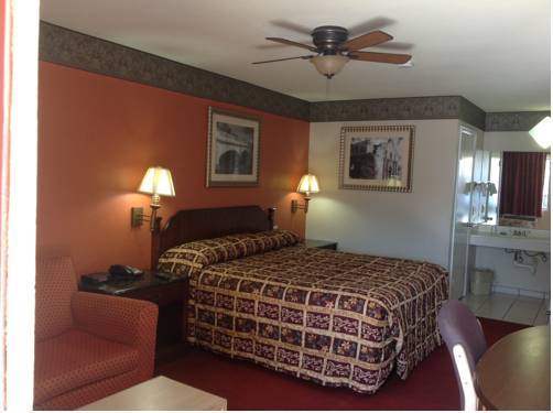 Hotel Deluxe Inn Airport