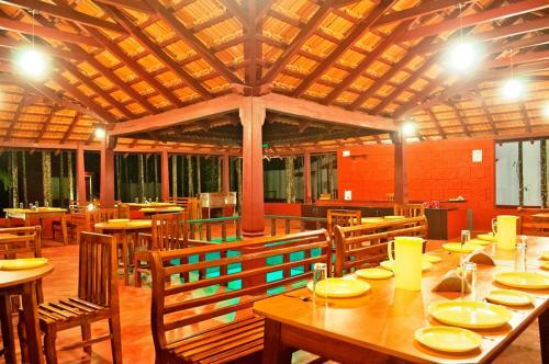 Hotel La Flora Prakruth Resort,coorg