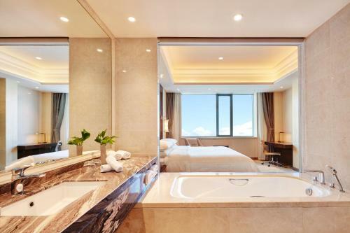 Sheraton Harbin Xiangfang Hotel