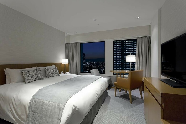 Keio Plaza Hotel