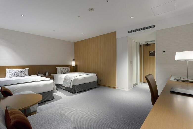 Keio Plaza Hotel