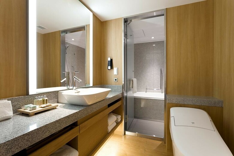 Keio Plaza Hotel