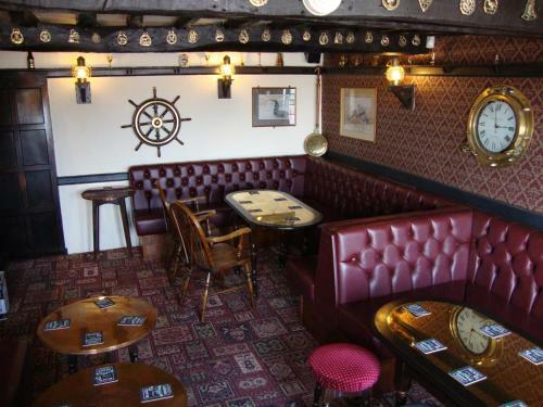 Golden Ball Hotel