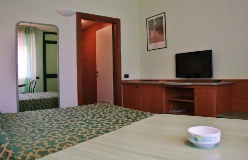 Dealuna Motel