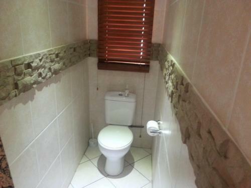 Hostal Big "5" Guesthouse