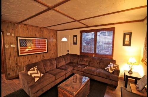 Creekside Lodge