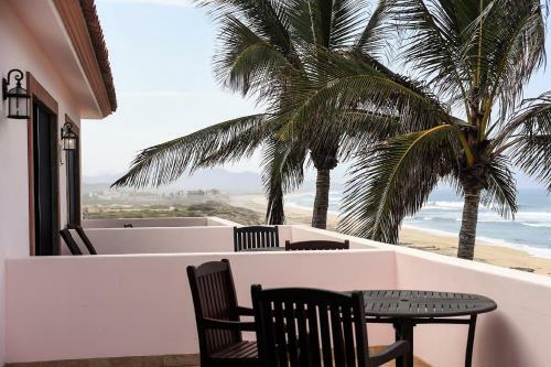 Posada Cerritos Beach Inn