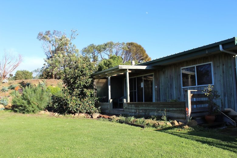 Posada Clifton Beach Lodge