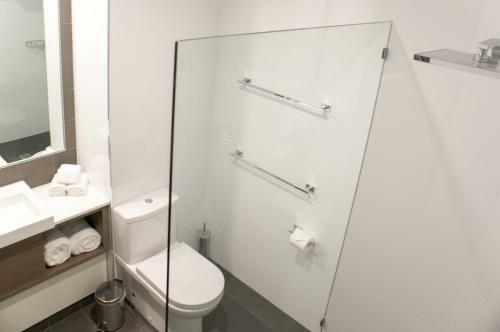 Best Western Plus Lake Kawana Hotel