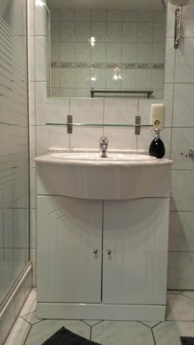 Hostal Pension Genat