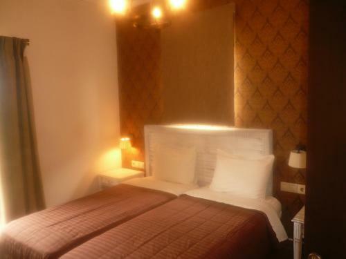 Hostal Fotis Rooms