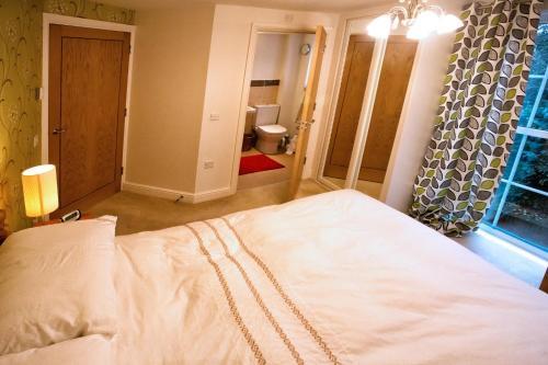 Salisbury Luxury Apartment