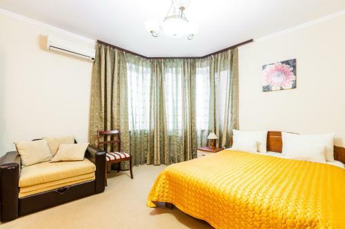 Near Airport Apartments