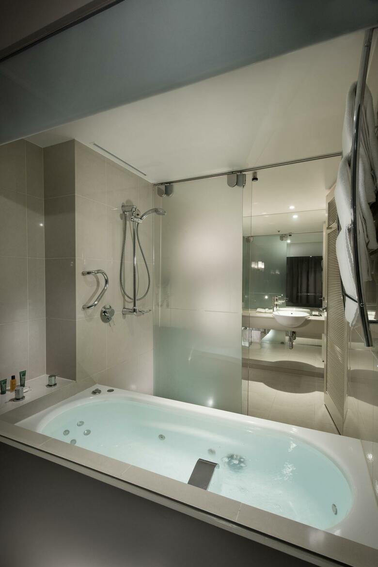 Hilton Cairns Hotel