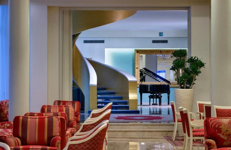 Hotel Bristol Buja
