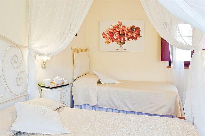 Hotel Casolare Le Terre Rosse