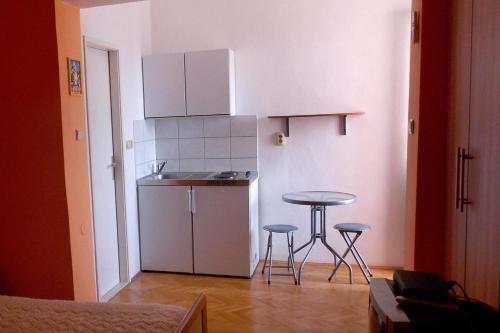 Apartments By The Sea Duce (omis) - 4798